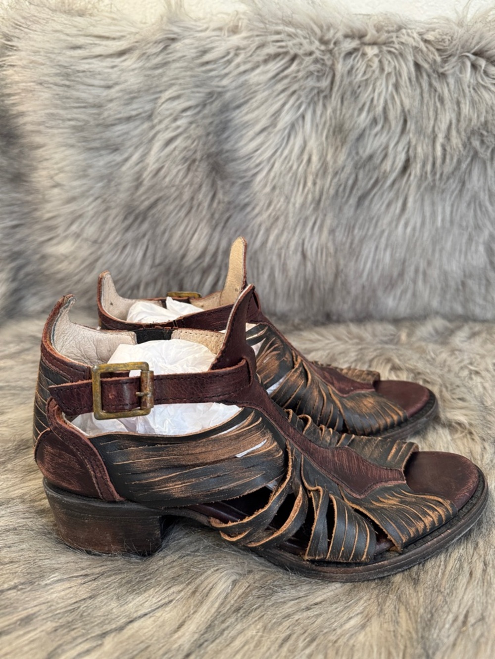 Freebird by Steven Arrow Brown Cutout Leather Sandal Shoes Size 7